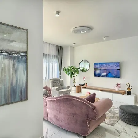 Willa Celestial Split