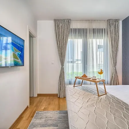 Willa Celestial Split