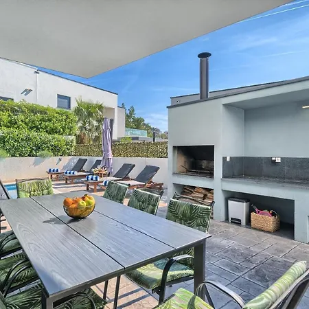 Celestial سبليت